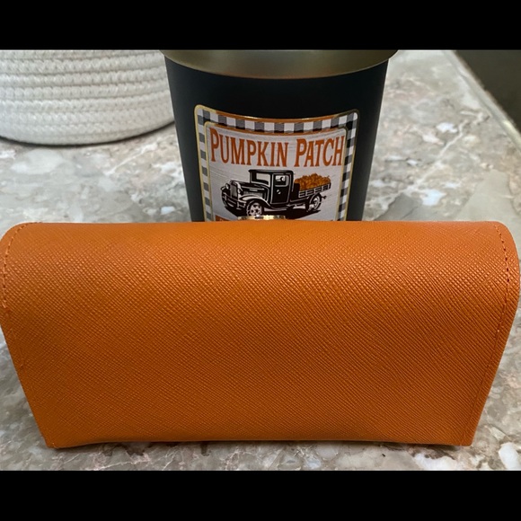 🏵 Tory Burch Authentic Soft Sunglasses Case 🏵 - Picture 6 of 9